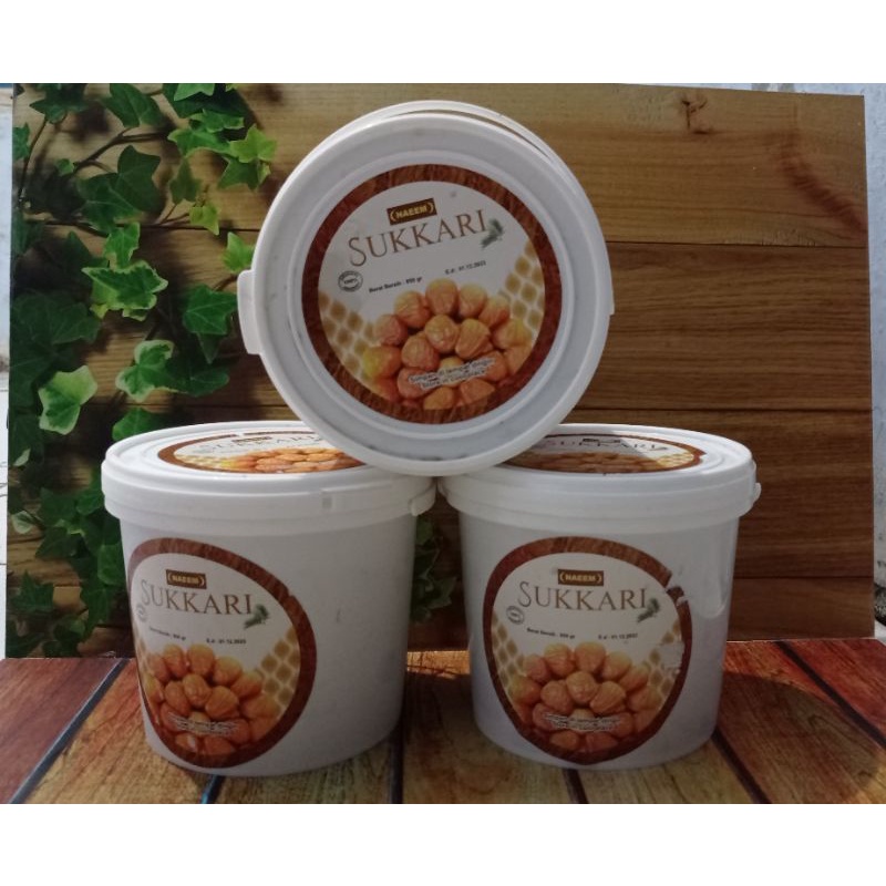 

Kurma Sukkari Ember enak dan legit asli 100% . berat bersih 850gr total -+ 1kg