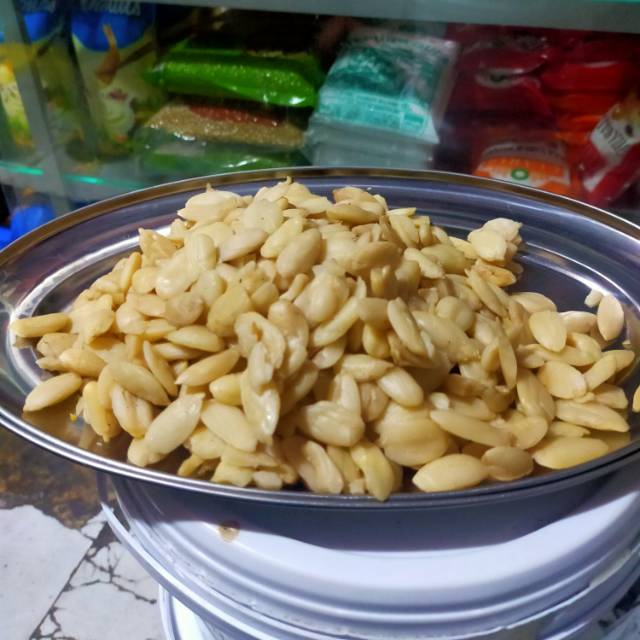 

KACANG KENARI KUPAS 100GR