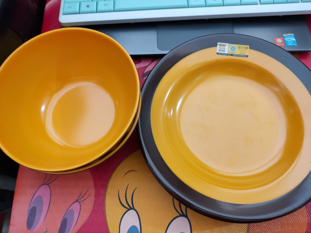 P09a5 Piring Makan 2 Warna Kuning Choco 9 Golden Dragon