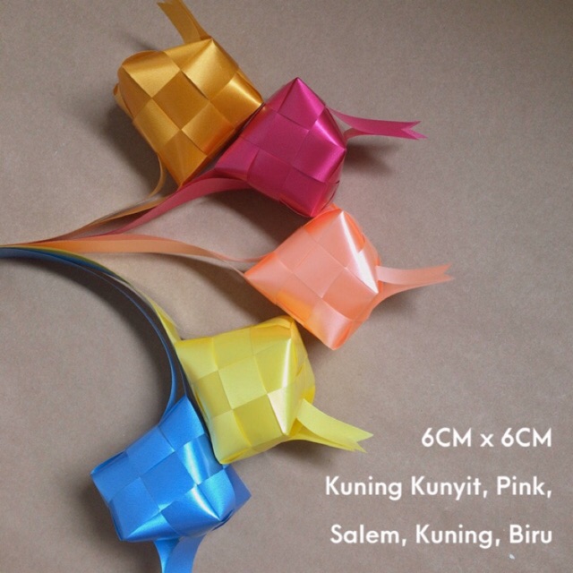 

Ketupat Hiasan Ornament Lebaran | Pita Polos Medium | 6CM x 6CM