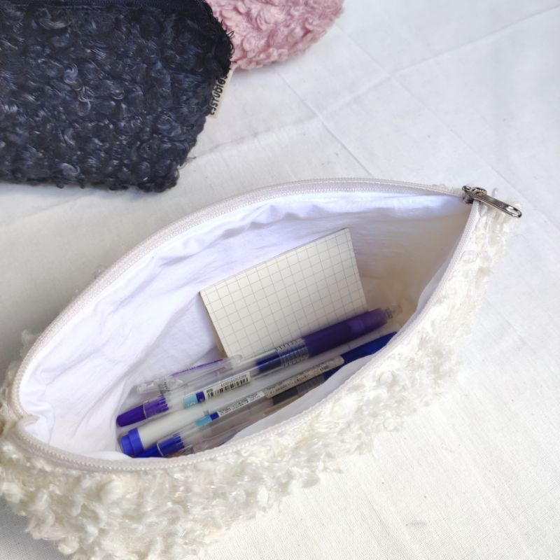 eystudios - Tempat Pensil Bulu / Fluffy Furry Pencil Case