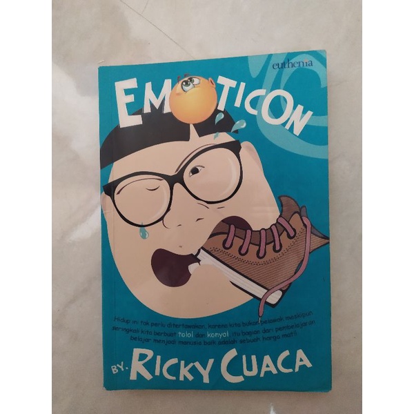 

preloved buku emoticon by ricky cuaca