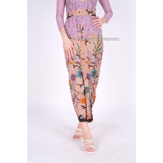 KEBAYA BALI KEBAYA LILAC KEBAYA KUTUBARU MODERN ROK WIRU/ROK KIPAS