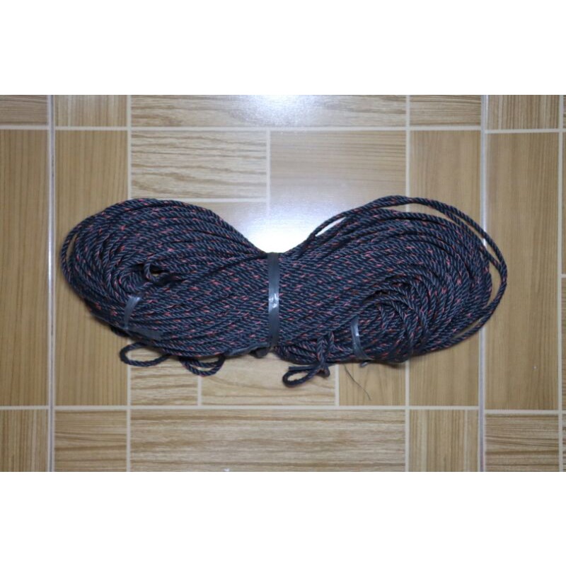 Tali Tambang Plastik Hitam Bintik Merah 4mm
