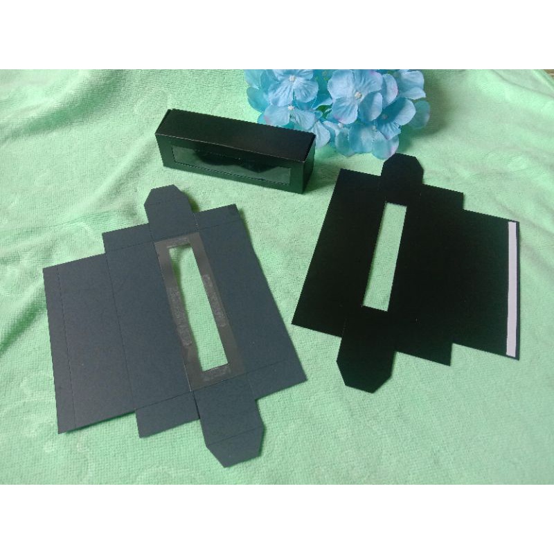

kotak dus parfum 4*4*9custom/paperbox packing souvernir seerbaguna