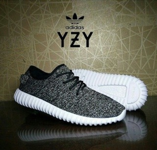  Sepatu  Adidas Yeezy boost 350 warna  fullblack hitam 