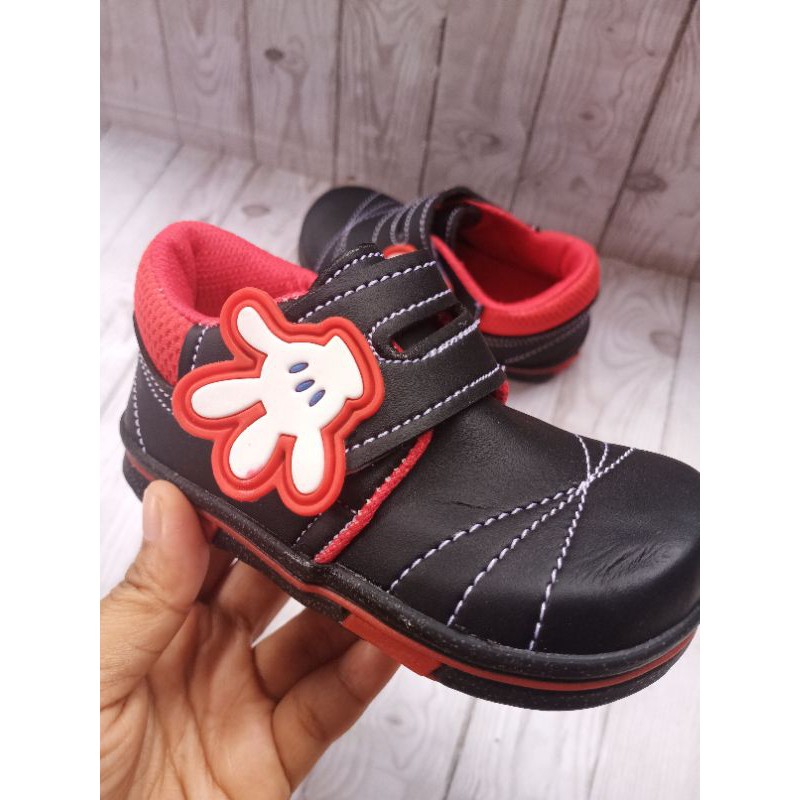 KO5 Sendal / Sepatu Anak laki-laki Terbaru Size Usia 1 2 3 Tahun Model Perekat Ringan