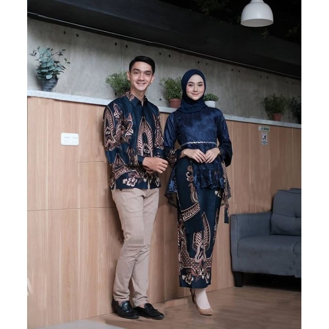 Batik couple kebaya Mahesa Navy Kebaya tunangan lamaran Kebaya wisuda