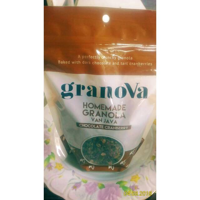 

Granola chocolate carnberry