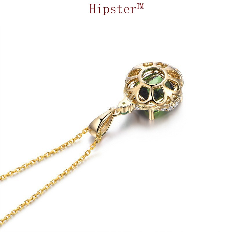 Classic Fashion Atmospheric Square Diamond Natural Green Crystal Pendant Gold Necklace