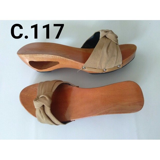 SENDAL KAYU KELOM GEULIS KIJANG SANGGUL NATURAL SANDAL WANITA BRAVELEY C117