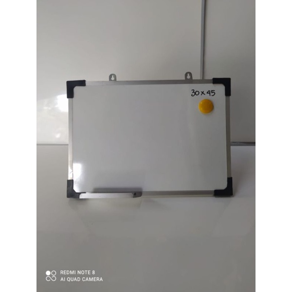 

white board p30 cm L45 cm