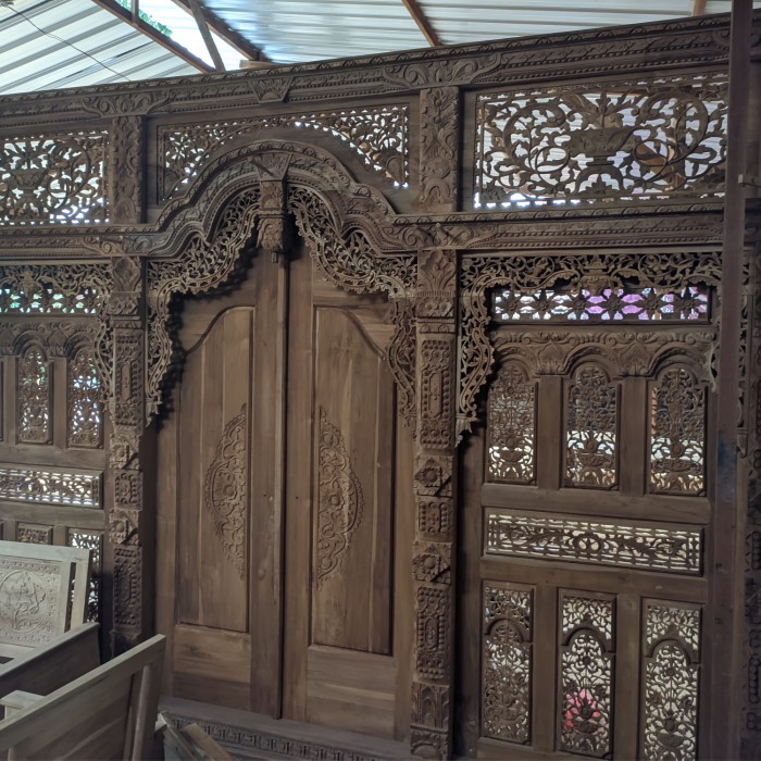 Gebyok Ukir jawa Ukuran 4 Meter - Mentahan