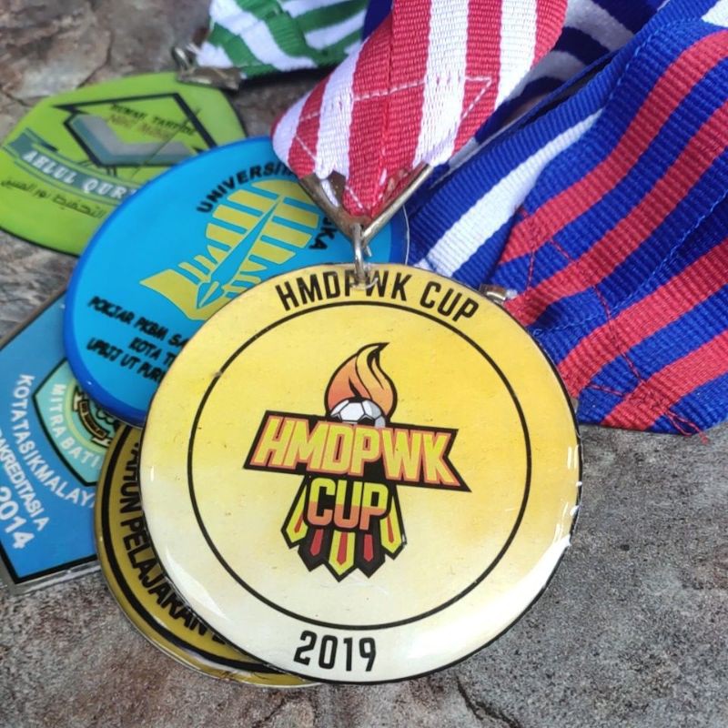 

medali murah plus tali