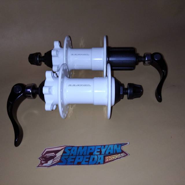 Hub Freehub KK Rival 36H Putih Alloy Bearing  Sepasang