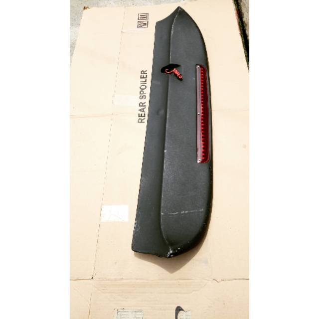 Spoiler daihatsu taruna lampu