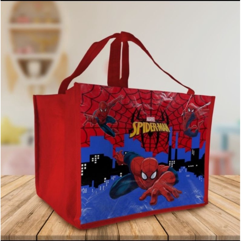 

TAS SOUVENIR ULANG TAHUN SPIDERMAN MUAT BENTO READY STOCK