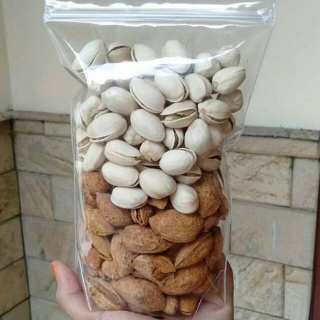 

Kacang almond mix pistachio