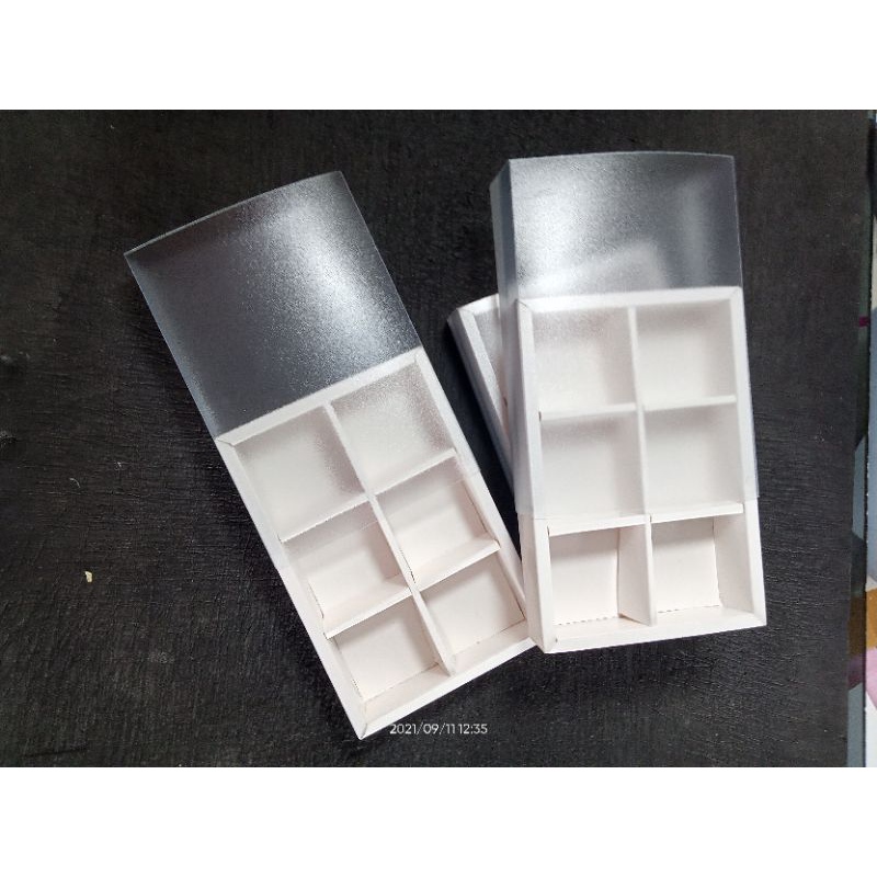 

box sekat 6 (5cm persekat dan tinggi 3cm)