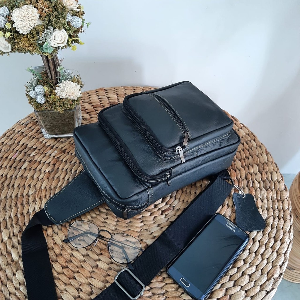 TAS SELEMPANG PRIA KULIT COKLAT MODEL DADA SLING BAG ASLI PAPIRUT