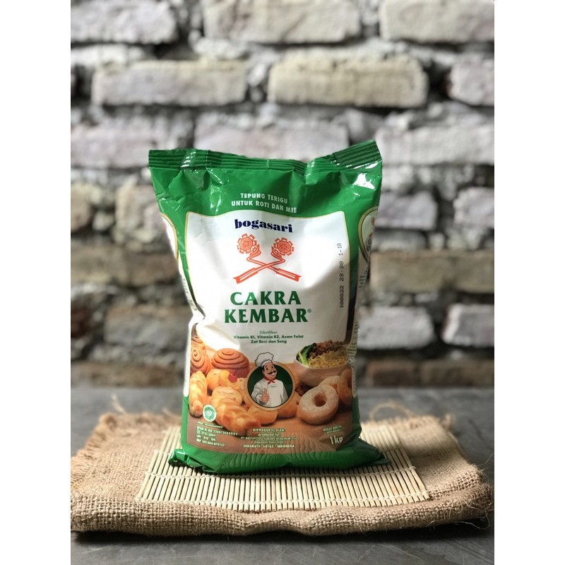 TEPUNG TERIGU CAKRA PREMIUM 1kg