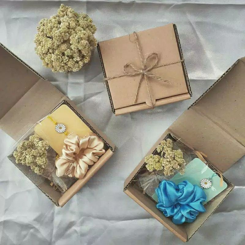 

Hampers wisuda premium | small gift box | hadiah ulang tahun untuk cewek
