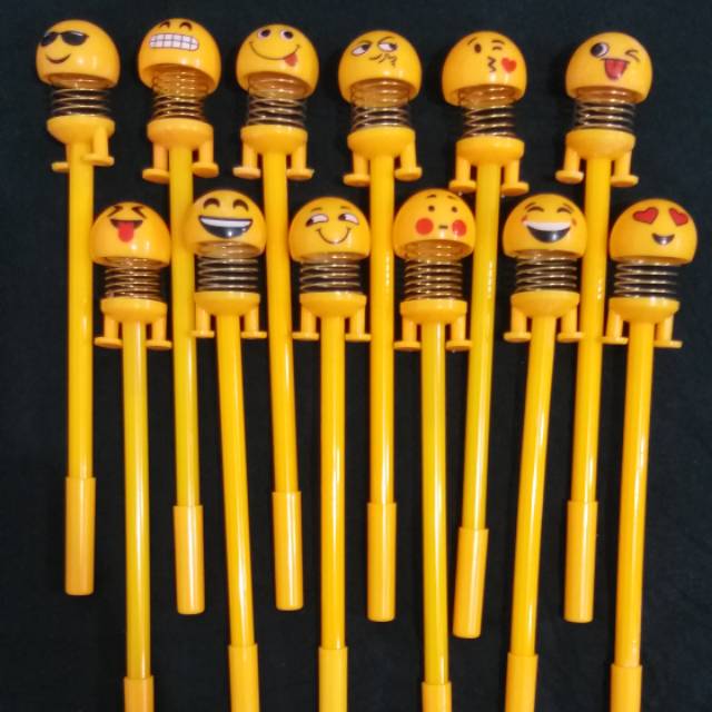 

PULPEN EMOJI KUALITAS BAGUS READY 12 MOTIF / PULPEN EMOTICON ADA KAKI