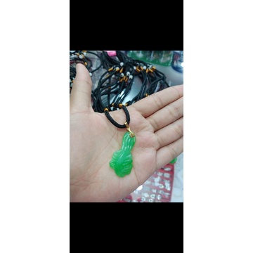kalung liontin batu giok motif daun sawi
