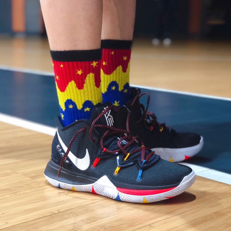 kyrie nike friends