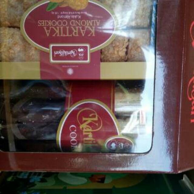 

Satu paket kartika toast hanya 70ribu dapet 4macam