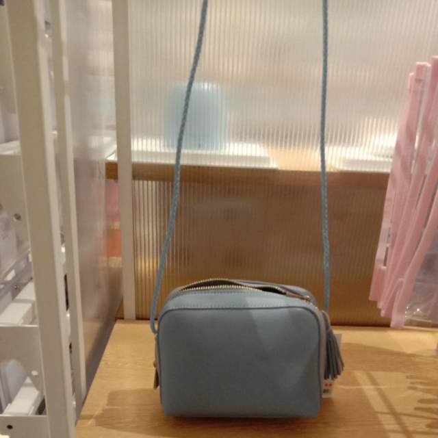 Tas slempang miniso tali kepang