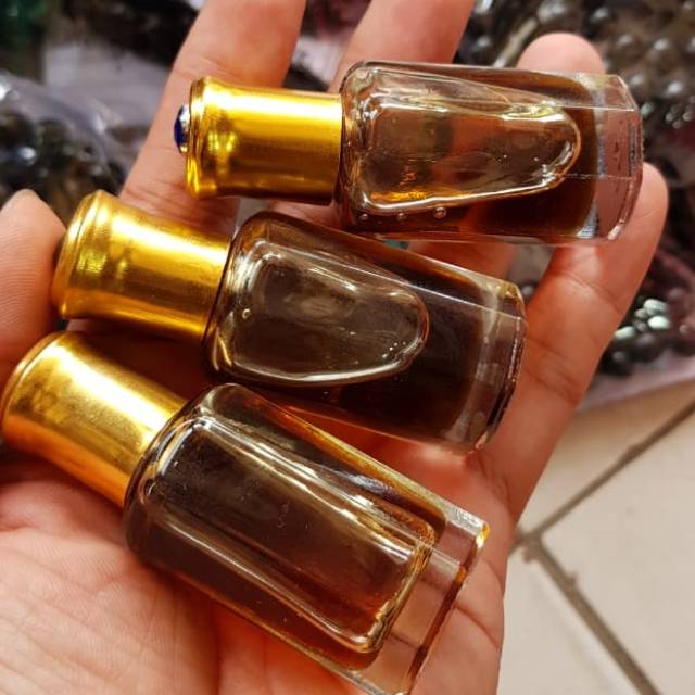 MINYAK INDU GAHARU KENTAL WANGI NYA AWET