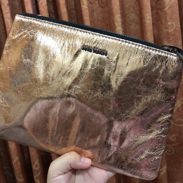 MANGO CLUTCH