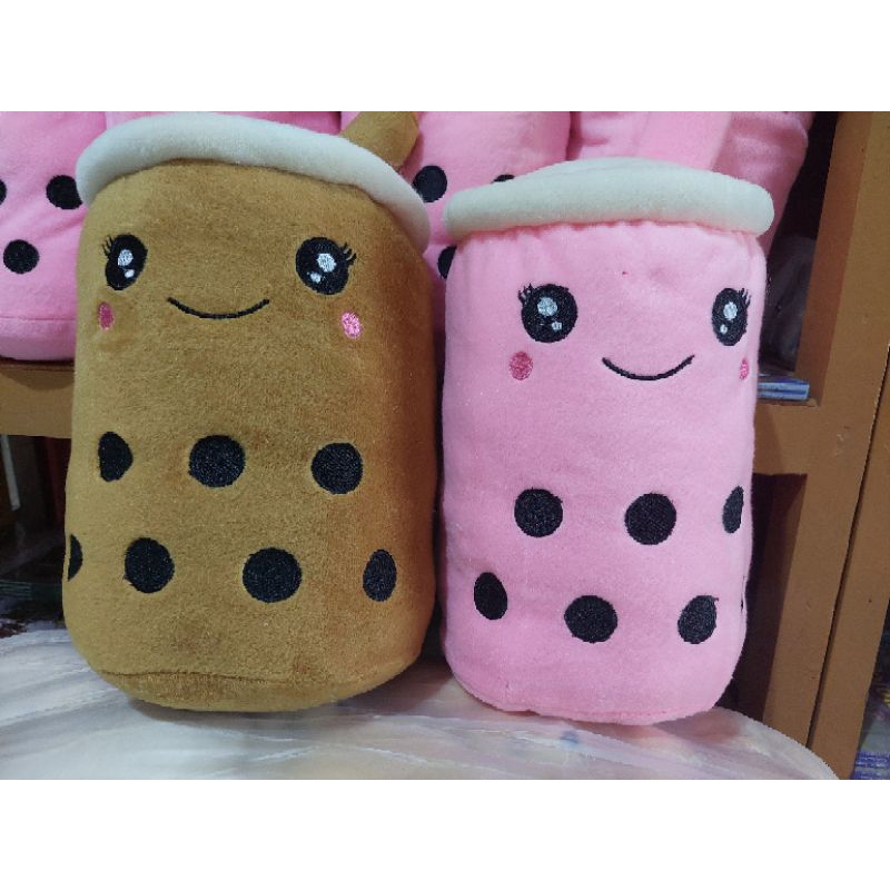 boneka boba caramel dan strawberry. lucu, bulu lembut.