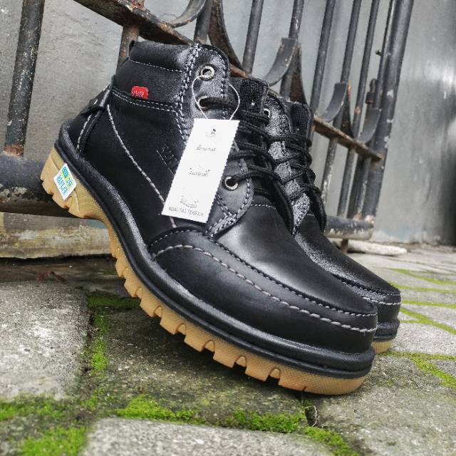 Sepatu Boots Pria Bahan Kulit Asli Sepatu Touring atau kerja lapangan