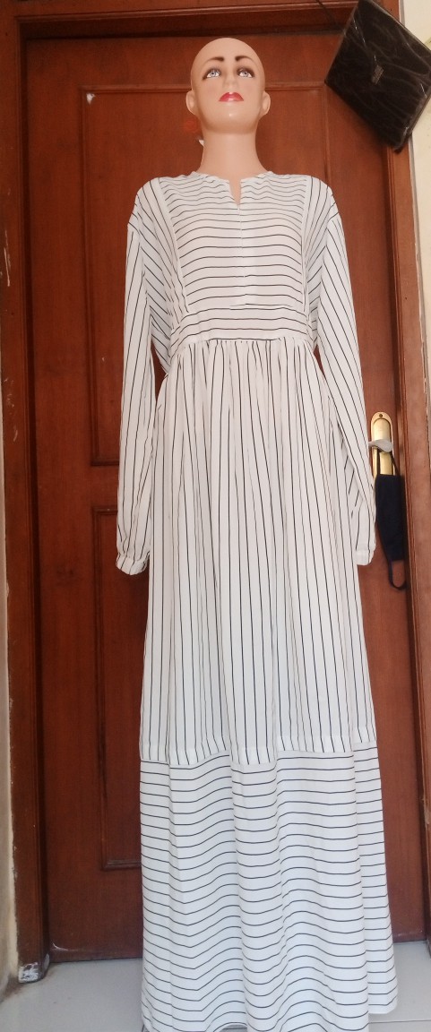 Manekin Gamis Torso Cewek Dan Kaki Besi Via Jne Trucking