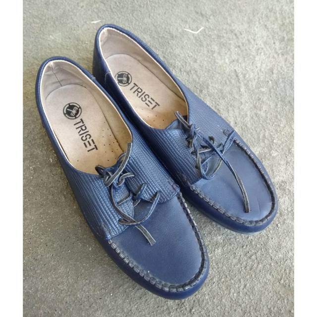 Preloved sepatu triset