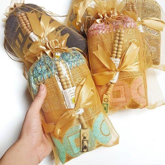 [TARMsbln] Sajadah Turki sablon nama Free Tasbih Kayu Packing Tile Souvenir Tahlil Aqiqah 4 Bulanan