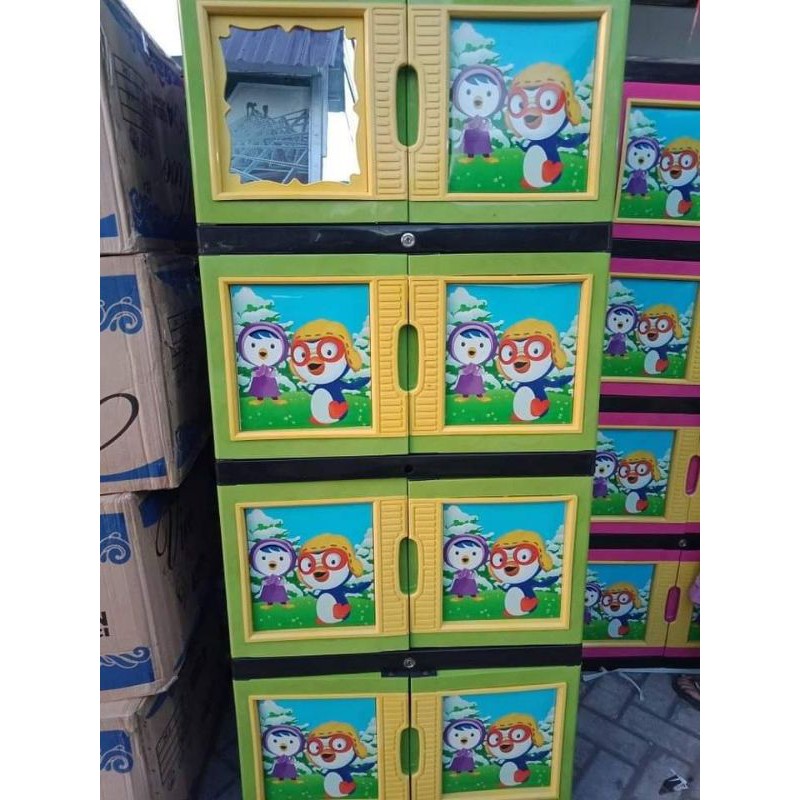 lemari plastik karakter