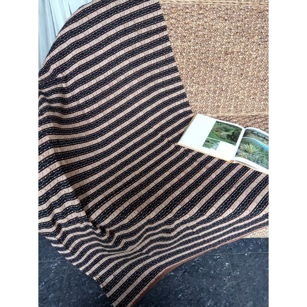 kain batik solo bahan katun motif salur hitam keriting