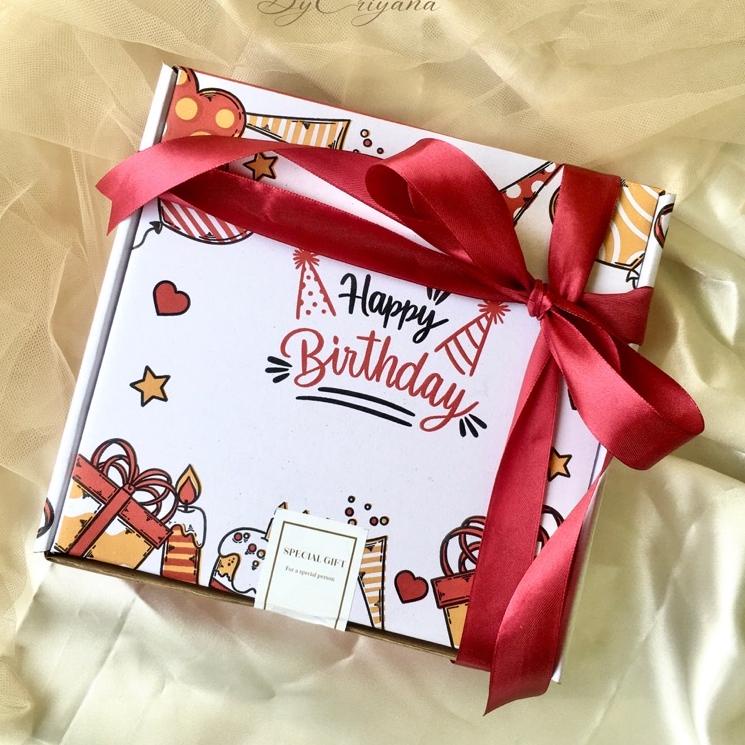 

㋿ Box Hampers Hitam Gift Box Kotak Kado Pacar Hadiah Sahabat Cowok Cewek Ulang Tahun Set Packaging dengan Pita dan Kartu Ucapan Birthday Valentine Anniversary Graduation Lebaran Idul Fitri Ramadhan Hari Raya Wisuda Wedding Babyborn GK34