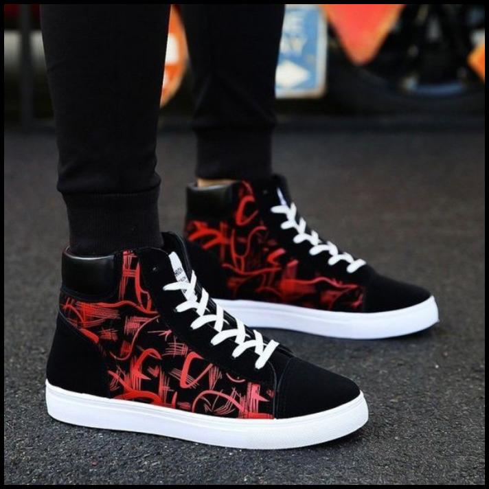 Sepatu Sneakers Pria Merah Hitam