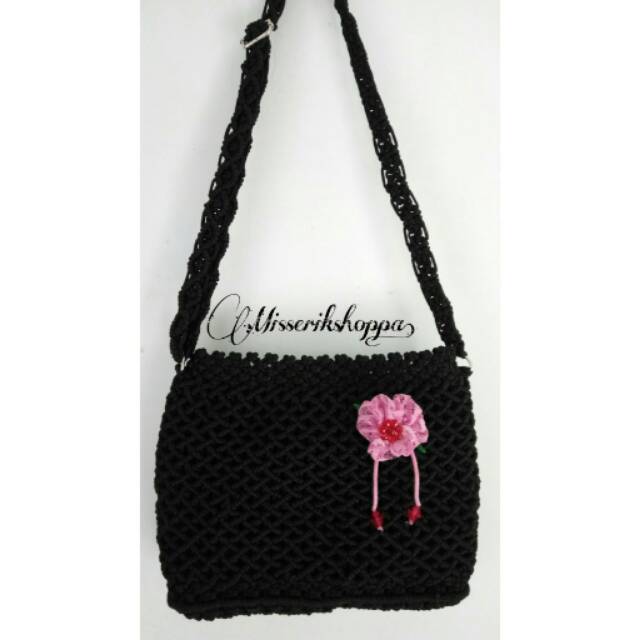 PO TAS WANITA SELEMPANG RAJUT TALI KUR HADMADE
