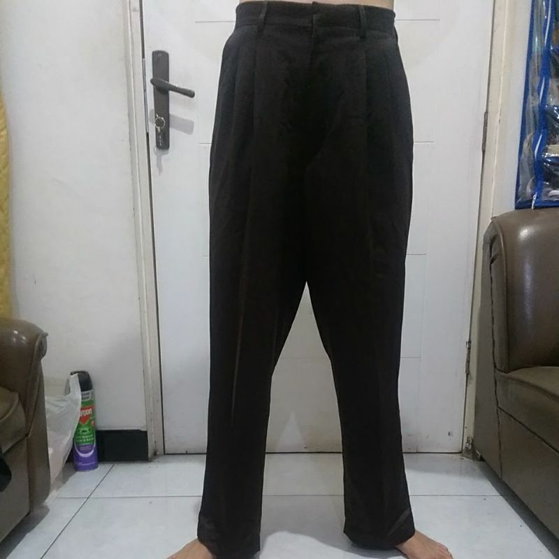 CELANA PANJANG FORMAL SECOND BRANDED COKLAT TUA BAHAN KAIN HALUS LINGKAR PINGGANG 74 CM PANJANG 100 
