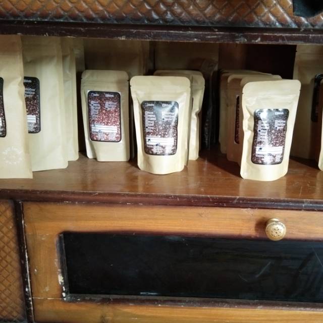 

Kopi baday,#yg di olah secara manual proses dan tersedia arabika dan robusta,,,