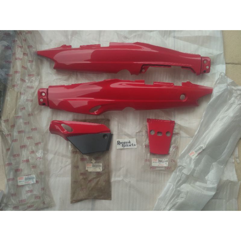 body  bodi merah sporty Yamaha F1zr fizr original YGP