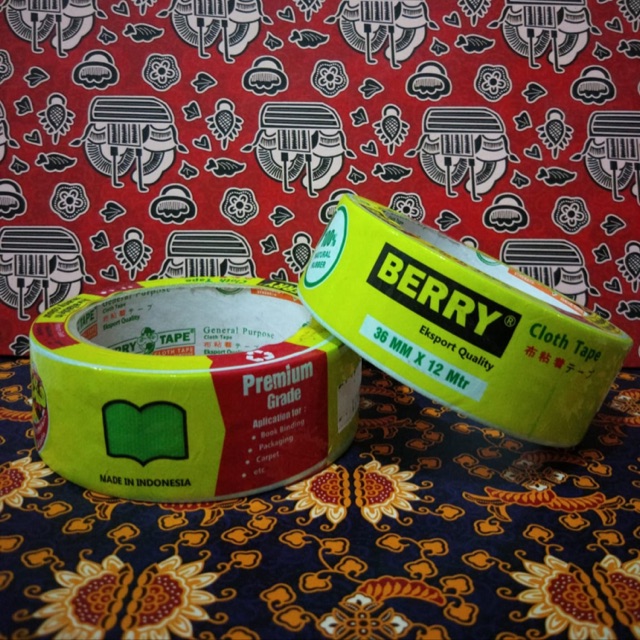 

Solatip Berry cloth tape