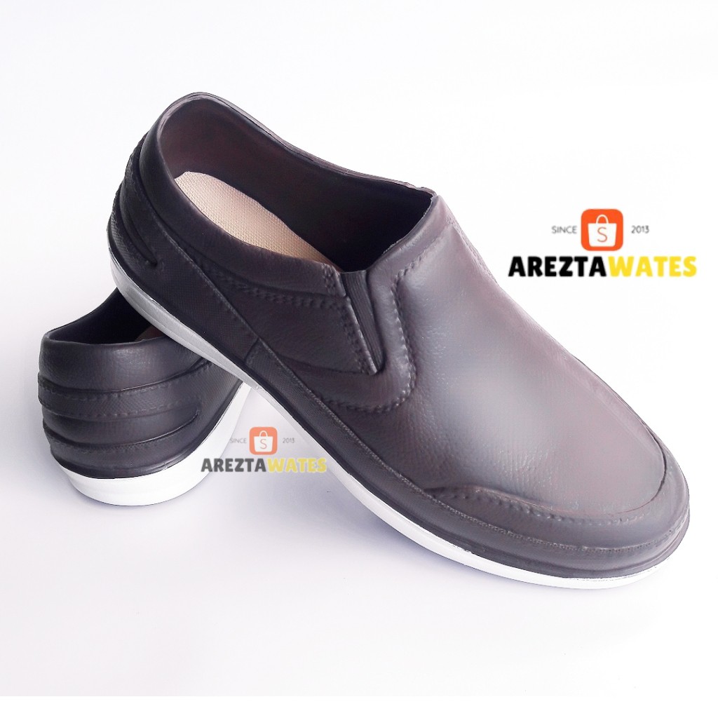 Sepatu karet pria slip on Yumeida SP 7091L