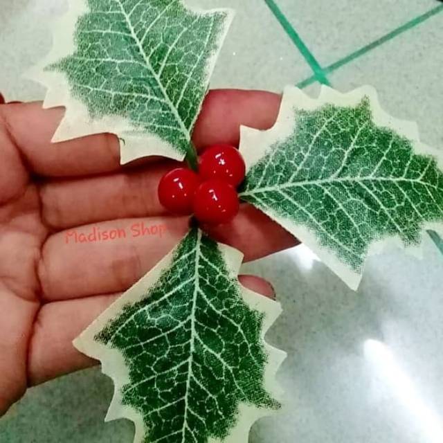 Bunga Daun Natal Cherry Dekorasi Parcel Kotak Natal Christmas Parcel