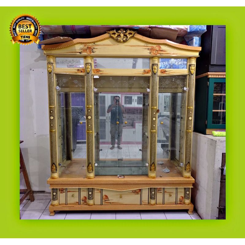 lemari pajangan 4 pintu kaca